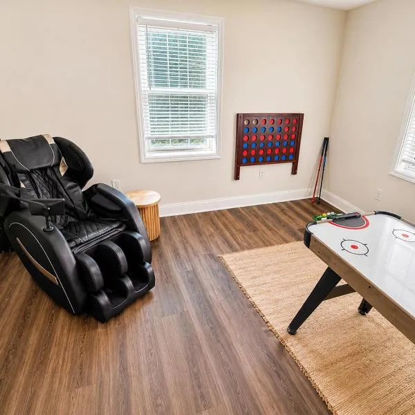 Massage Chair & Game Room, 5BR, UGA, hotel i Athens