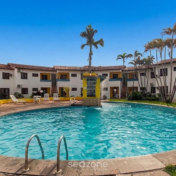 Apto. em Cond. c/ Piscina e Varanda LCE0025