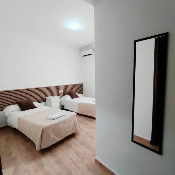 Hostal Alcarayón Pilas, ξενοδοχείο σε Pilas