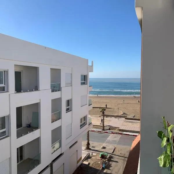 Un bel appartement en plein centre de Mahdia, hotel Kenitrában