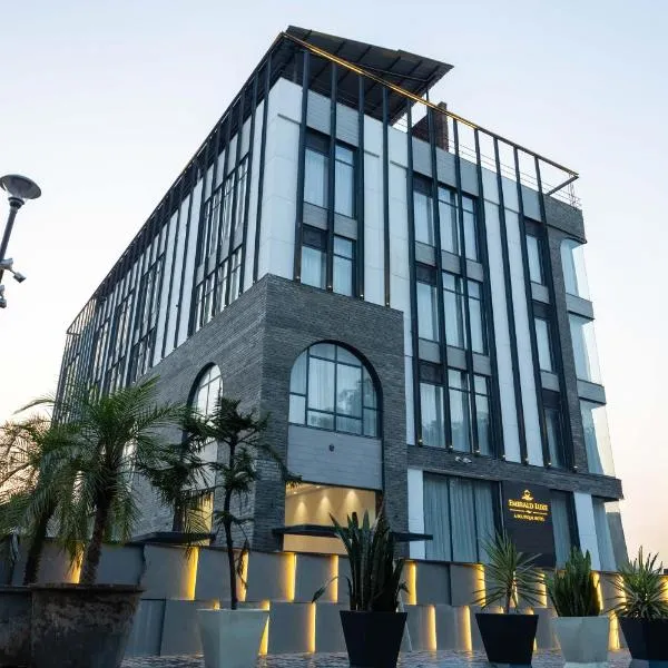 Emerald Luxe A Boutique Hotel Chandigarh Mohali, hotel sa Mohali