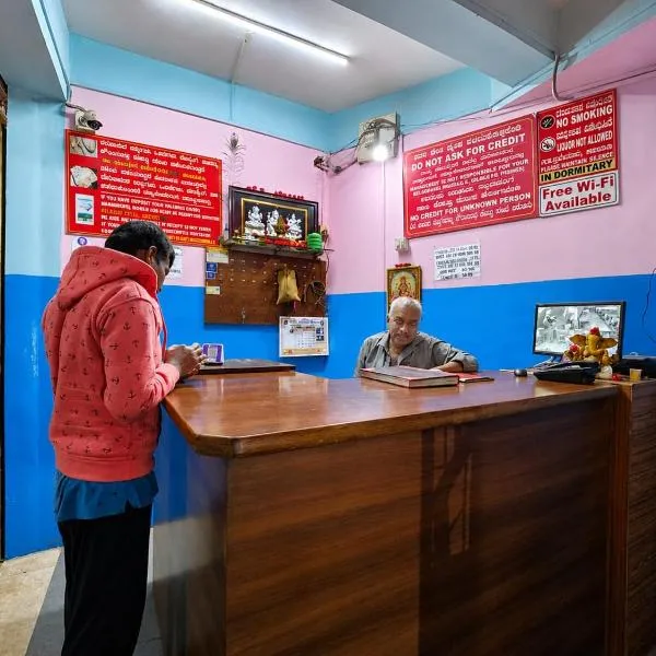 V R S Dormitory, hotel v destinácii Hubli