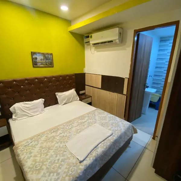 Skycity Hotel, hotel en Hisār