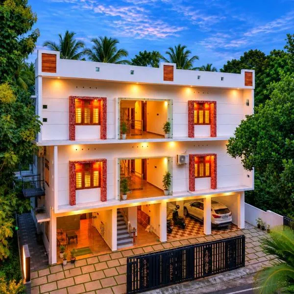 De Waves Varkala by VOYE HOMES - Just 1 Km from Varkala Cliff and Beach, hotell i Varkala