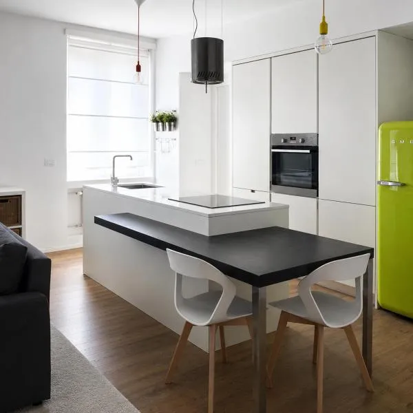 Modern Apartment next to Gae Aulenti, viešbutis Milane