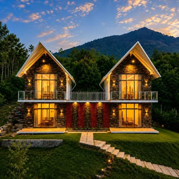 Jose Pool Villa Kanthalloor by VOYE HOMES - Near Bhramaram View Point, hotel di Kanthalloor