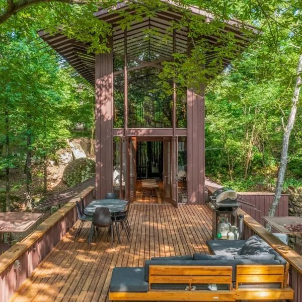 Stoneflower Cottage, готель у місті Heber Springs