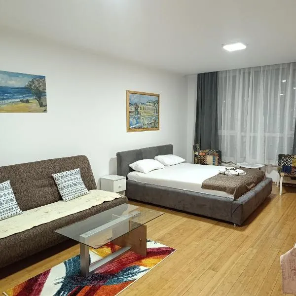 Apartman Azur, hotel di Tuzla