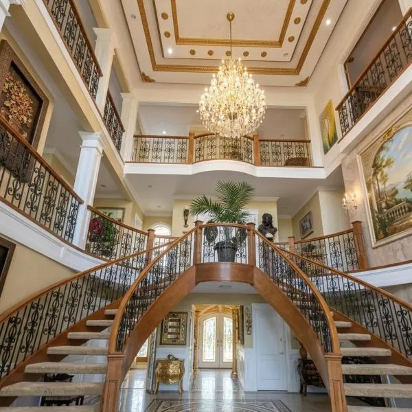 Royal Boutique Hotel, Greater Vancouver，薩里的飯店