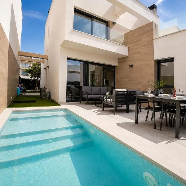 LUXURY VILLA ZEN 18 SANTA ROSALIA RESORT by PREMIUM SPAIN PROPERTIES, hotel en Torre-Pacheco
