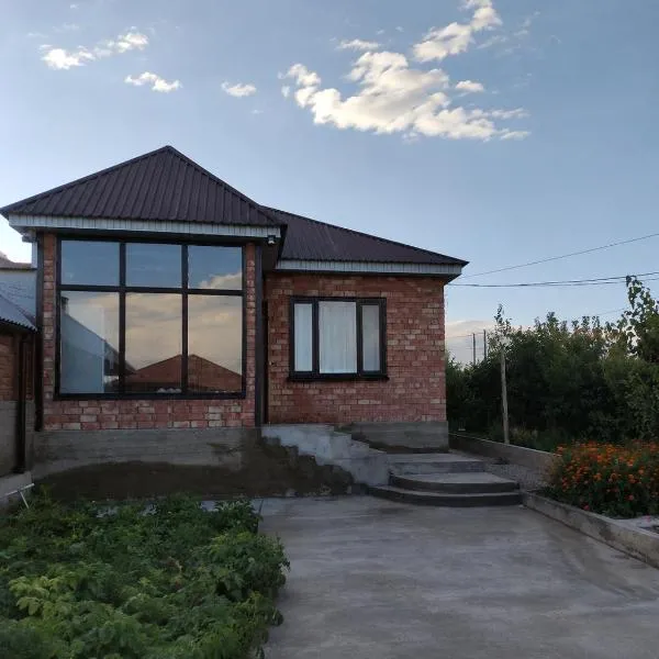 Kumtor Guest House, hotel u gradu Ysyk-Köl