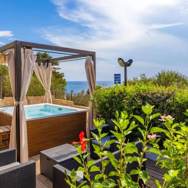 TRULLO VISTA MARE - Mini piscina riscaldata con idromassaggio、Marina San Gregorioのホテル