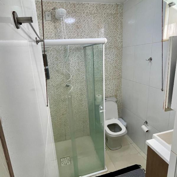 Apartamento na Barra a 50m da praia para 6 hóspedes - Foto 2