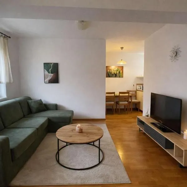 Petržalka에 위치한 호텔 Sky View Family Apartment for 6 - Free Parking