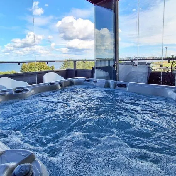 Luxurious Penthouse - Hot Tub & Sauna, hotel u gradu Tampere