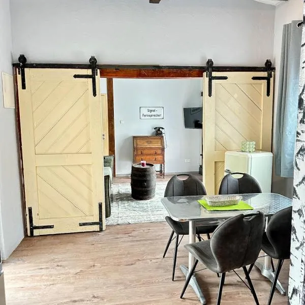 Schmidtheim에 위치한 호텔 Lokschuppen, optional mit Sauna und Whirlpool