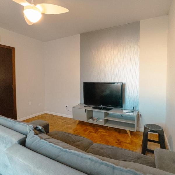 Apartamento Completo no Centro - 2 Quartos Wi-Fi e Cozinha Equipada