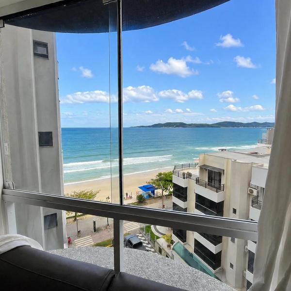 Apartamento 5 suítes na quadra mar!