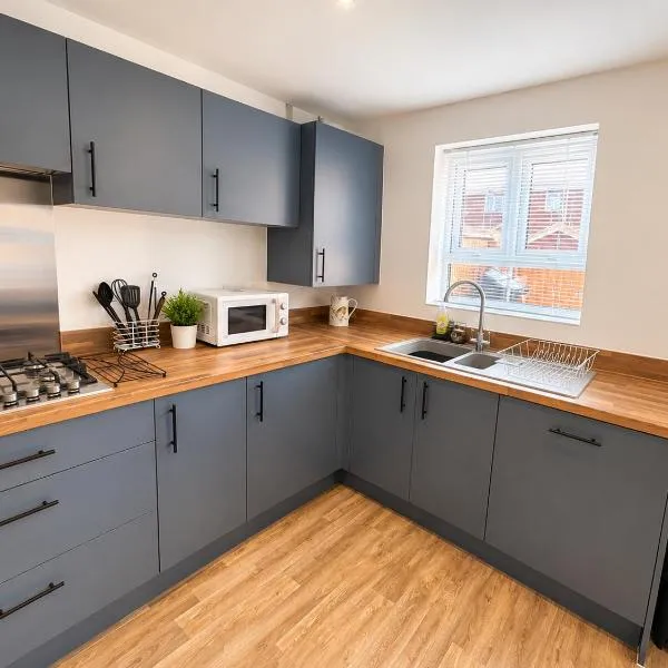 Contractor 3BR House Swindon, Fast WiFi, Sleeps 6, Free Parking, Contractors, hotel sa Swindon