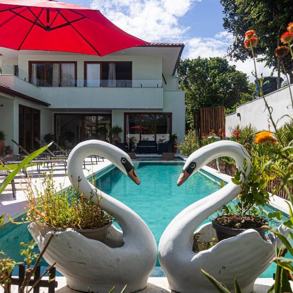 Casa do Manguezal com Piscina de 14 m e 4 Suítes a 500 m da Praia