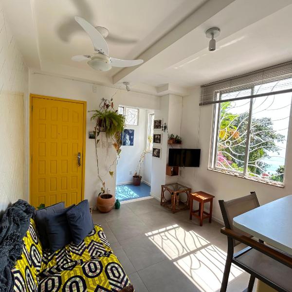 Casa na Ladeira da Barra com Varanda e Vista para o Mar