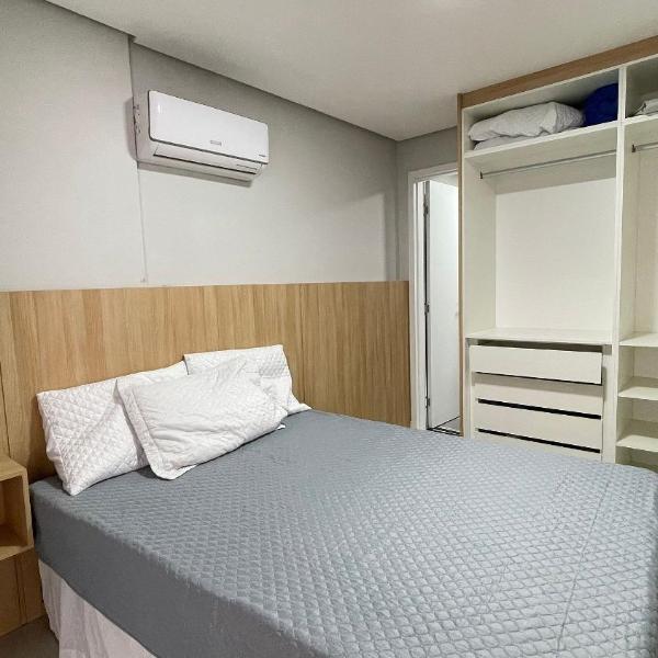 Apê completo c/ Wi-Fi, varanda, piscina e academia - Foto 2