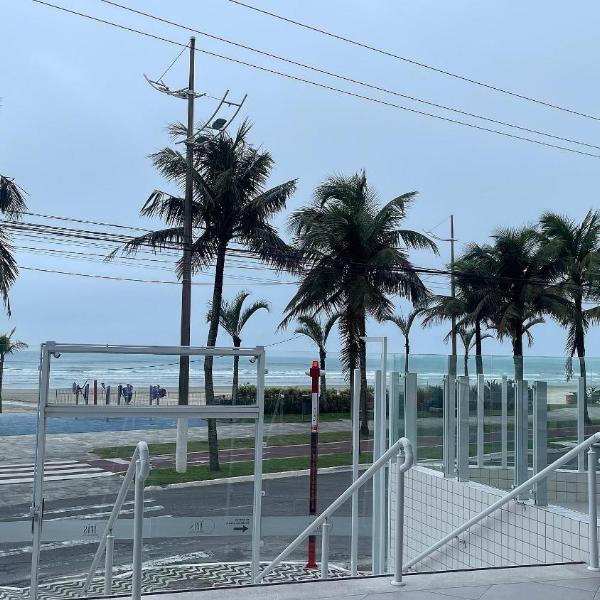 Apê beira mar c/ churrasqueira p/ 5 hóspedes