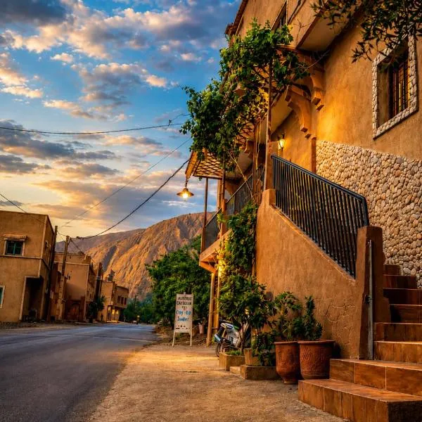 Auberge la belle vue dades – hotel w mieście Akhendachou nʼAït Ouffi