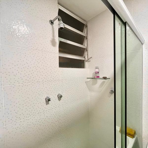 Studio com vaga de garagem a uma quadra da praia - Foto 3