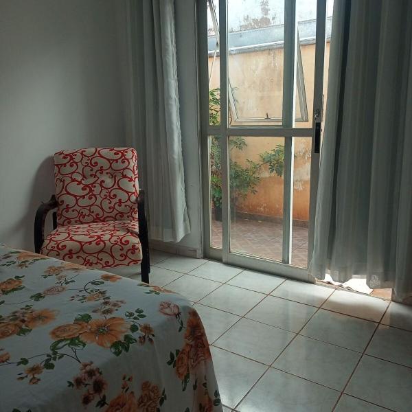 Casa De Mãe Quarto Triplo com Banheiro ao lado - Foto 2