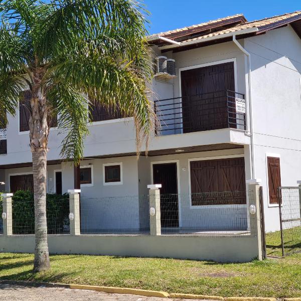 Casa perto da praia - Frente para Lagoa