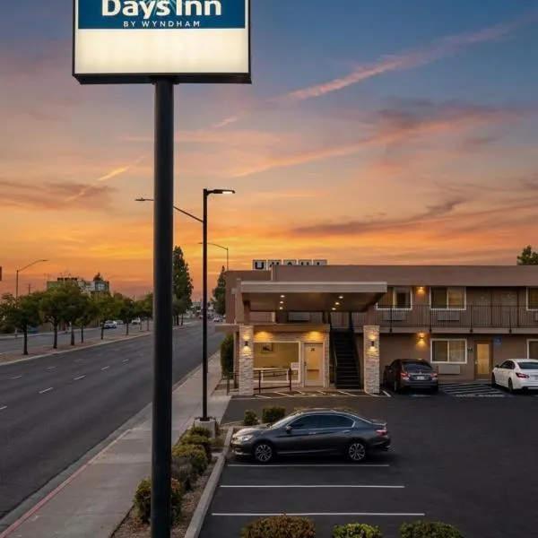 Days Inn by Wyndham Yosemite Area, hotel di Fresno