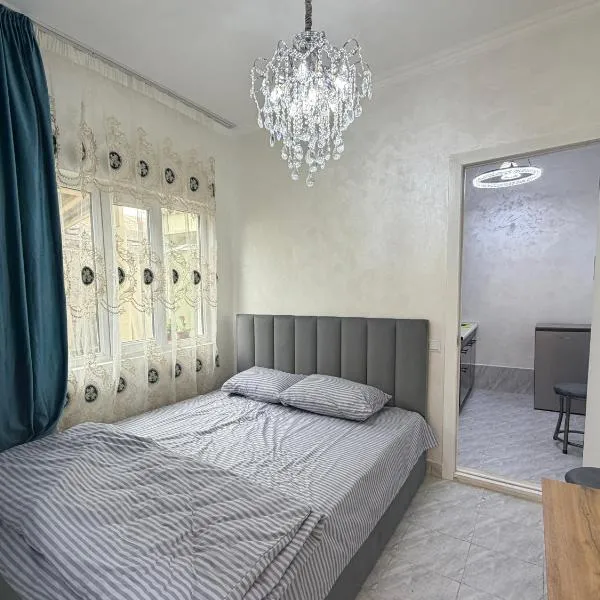 Jake's Near Airport Guest House, ξενοδοχείο σε Stantsiya Kyzyl-Tukumachi