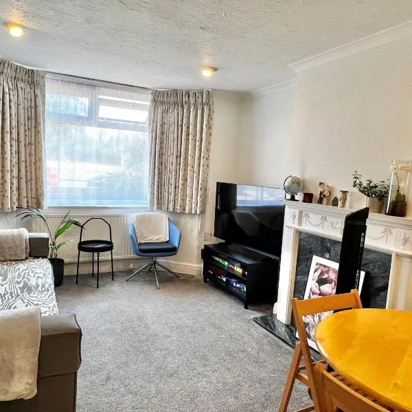 Harry Potter Studios Bungalow and Private Garden with Parking – hotel w mieście Watford
