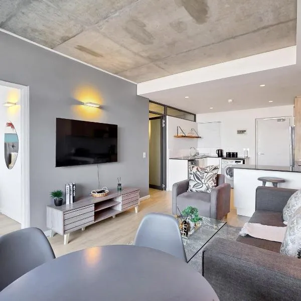 Family Apartment - Aircon, Spacious Balcony, Fast WiFi, Free Parking, Hotel in Kapstadt