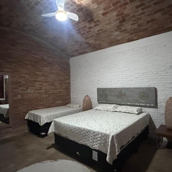 Linda casa com piscina e churrasqueira PM122