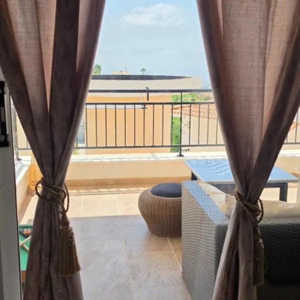 Mista apartment, hotel u gradu Peyia