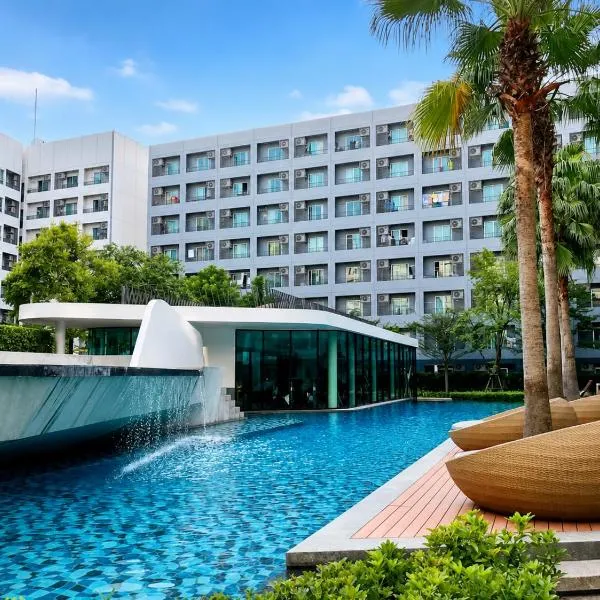 Pool Studio Near BTS Quiet Stay, hotel di Amphoe Phra Khanong
