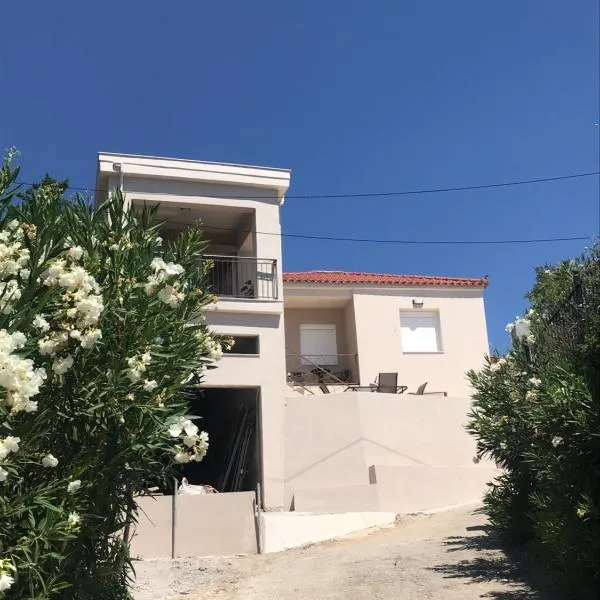 Amfithea Guest House, hotel em Amfithea