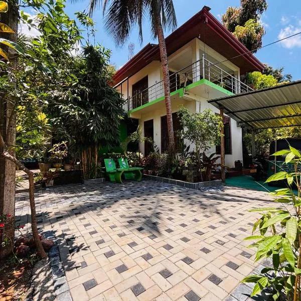Green Garden Homestay, hotel a Giritale