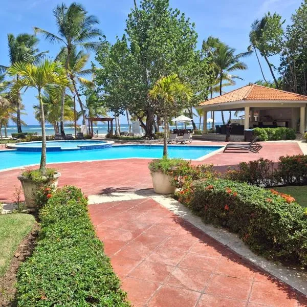 Primera Línea De Playa-Piscina-Zonas De BBQ-Gazebos-Duchas De Exterior-Baños-Parqueo Privado-Wifi-Aires Acondicionados-Ventiladores de Techo-Balcon-Smart TV-Netflix-Parqueo-Seguridad las 24 horas, hotel v destinácii Guayacanes