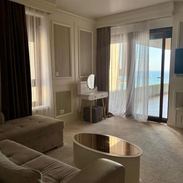Perla di Adriatico - Beachfront Apartments, hotel v destinácii Rafailovici