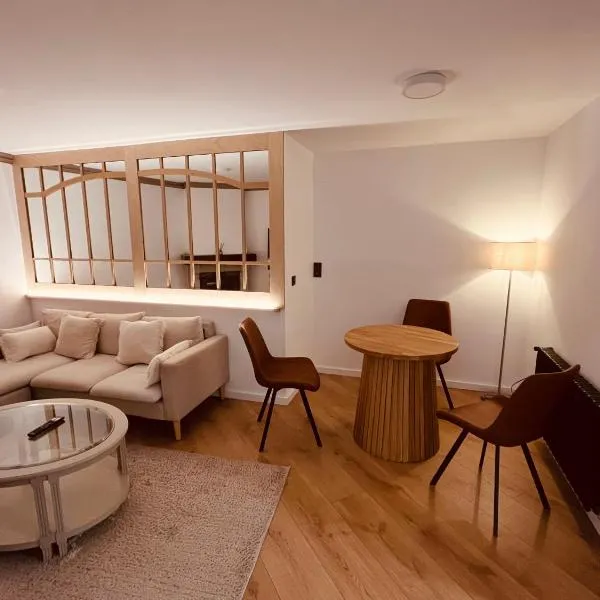 Villa Clásica en Santiago "A Casa de Palmira", hotel in Santiago de Compostela
