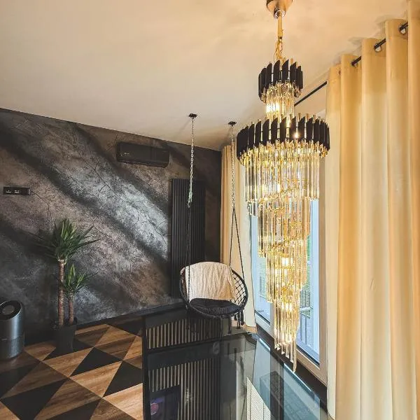 Dwupoziomowy apartament z przeszkloną antresolą FP22: Zamość şehrinde bir otel