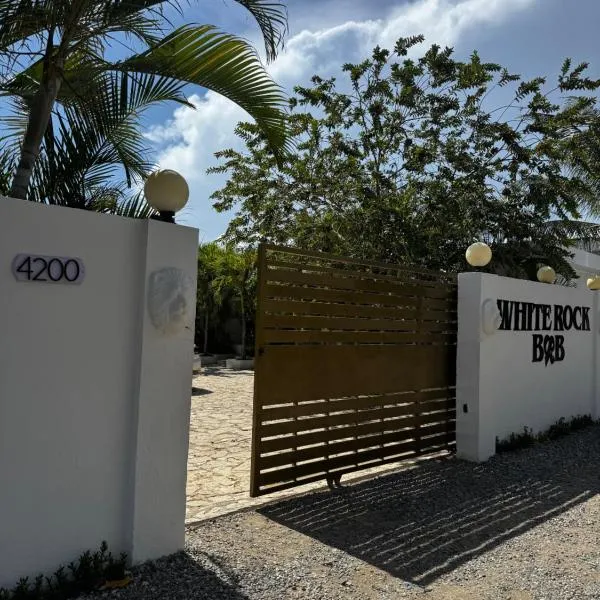 The White Rock Hotel B&B, hotel en Los Conucos