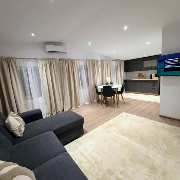 The Garden Hub Apartment 2, hótel í Plopşoru