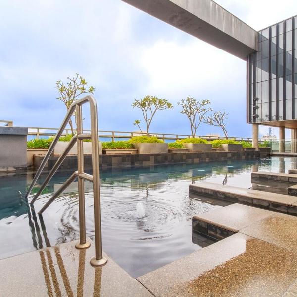 Estúdio VIP com piscina panorâmica no 25º andar - Foto 4