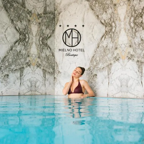 Mielno Hotel Boutique, готель у місті Мєльно