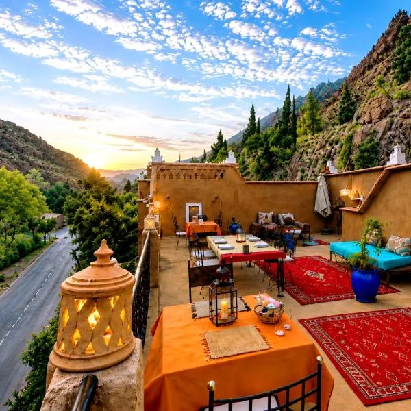 Auberge La Fibule Du Dades – hotel w mieście Aït Idaïr