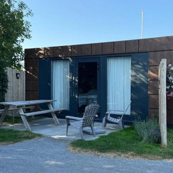B&B Tiny House Bij Zee, hotel em Stellendam